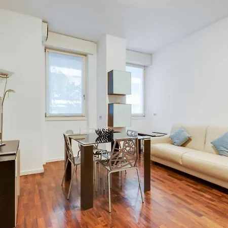 Apartment Amazing In The Heart Of Pta Venezia Milan